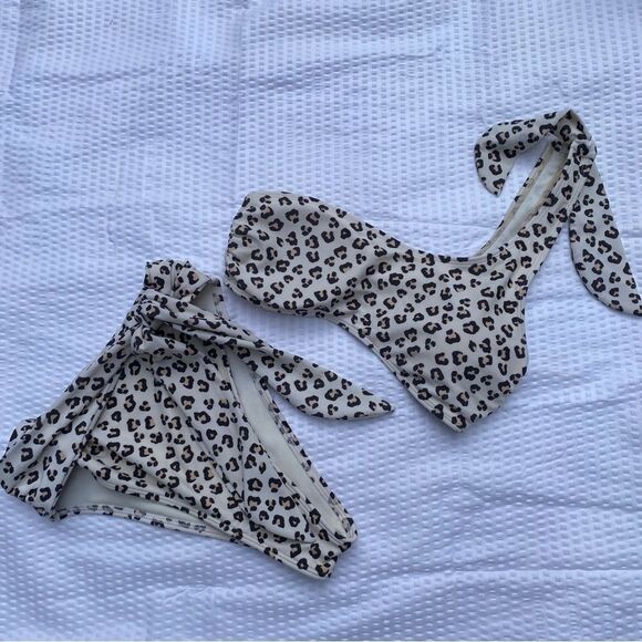 Abercrombie and Fitch Cheetah Bikini Set XS High waisted Bottoms w tie - Picture 1 of 6